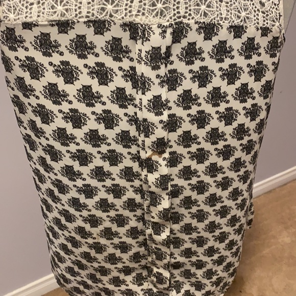 A Kismet top in size large - Picture 2 of 6